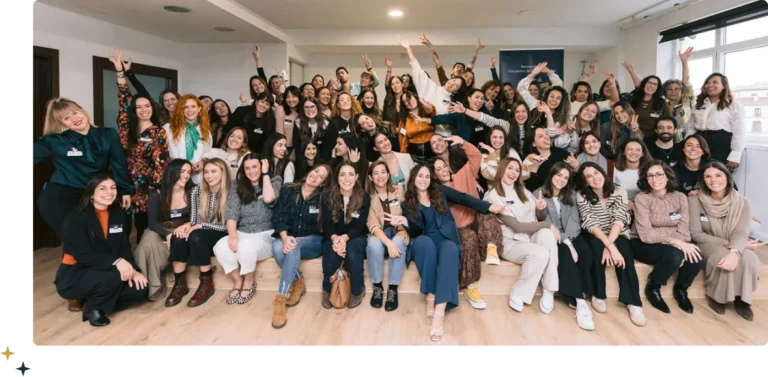 Psicólogas de la comunidad Método Atlas reunidas en un encuentro presencial